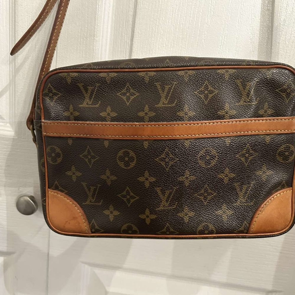 AUTHENTIC - Louis Vuitton Crossbody Bag Monogram Canvas (certificate included) - Picture 4 of 8